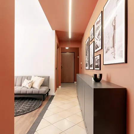 Appartamento With Jacuzzi And 100-m2 Terrace